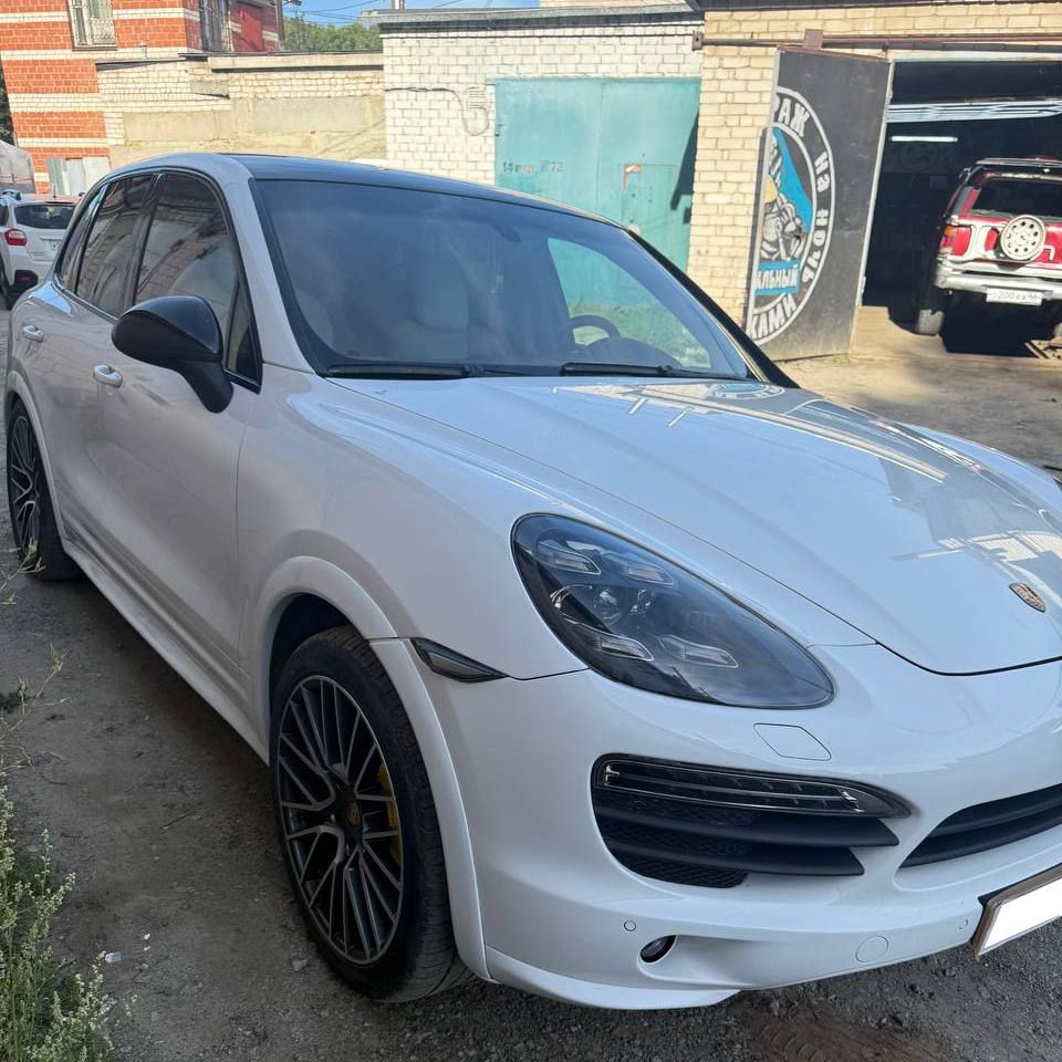 Porsche Cayenne — покраска бампера и передней двери